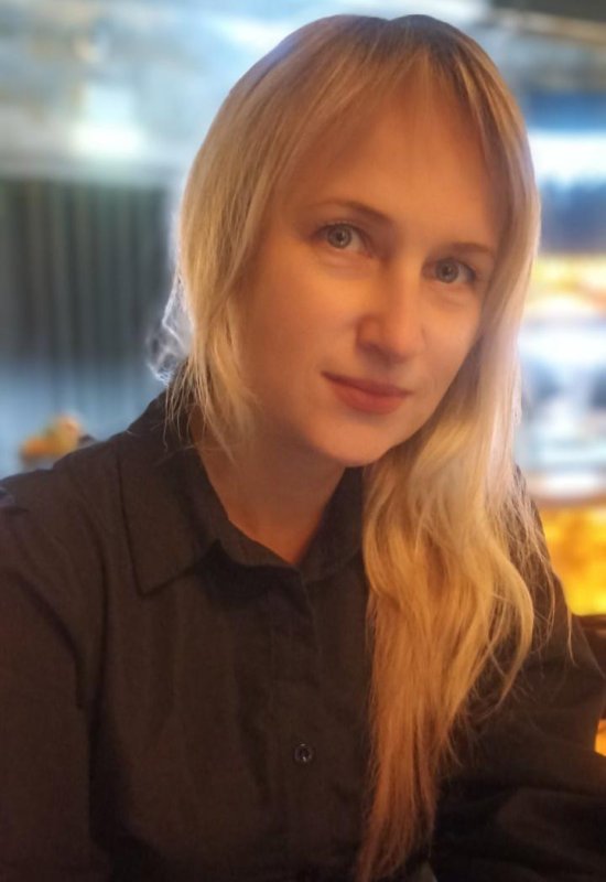 Oksana • 45 • Biélorussie