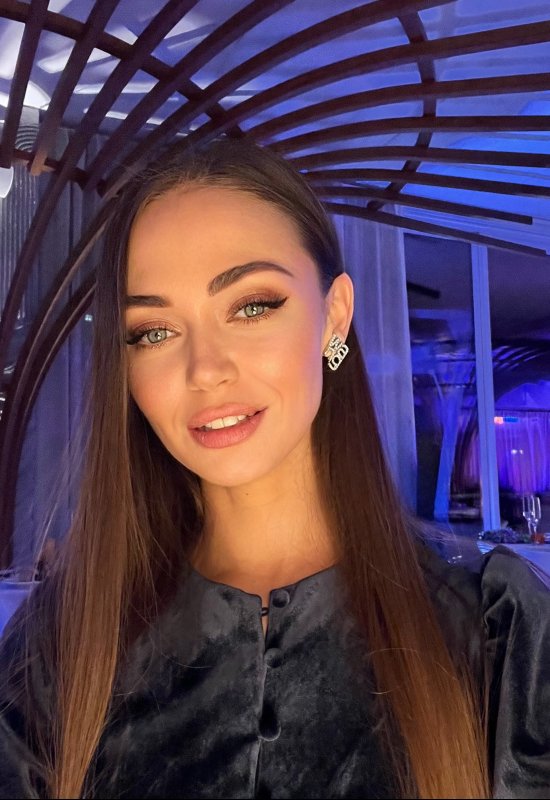 Yuliya • 37 • Russia