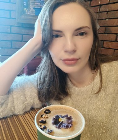 Lidia, 37