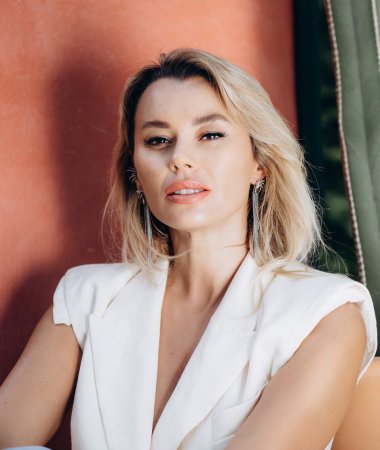 Lena, 39