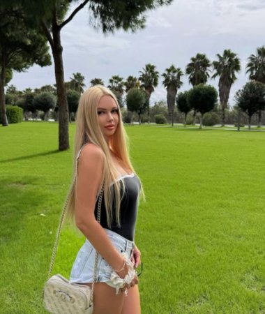 Alena, 30
