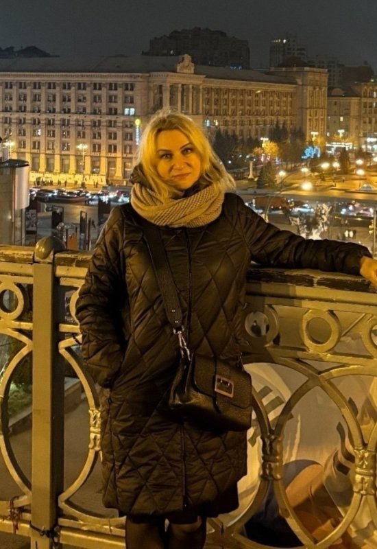 Oksana • 49 • Ukraine