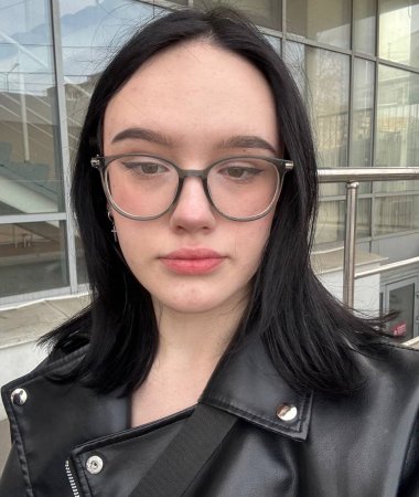 Anastasia, 21