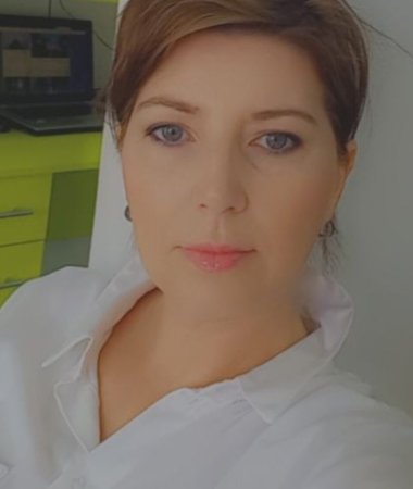 Natalia, 50