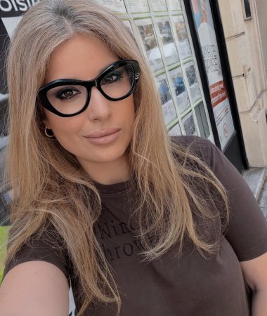 Sofia, 49