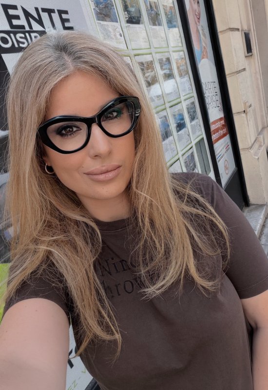 Sofia • 49 • France