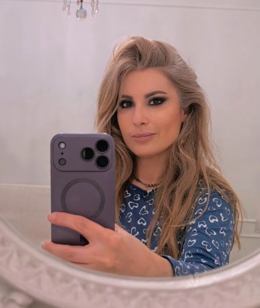 Sofia, 49
