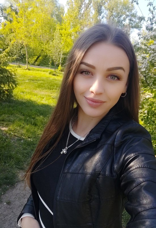 Oksana • 39 • Ukraine