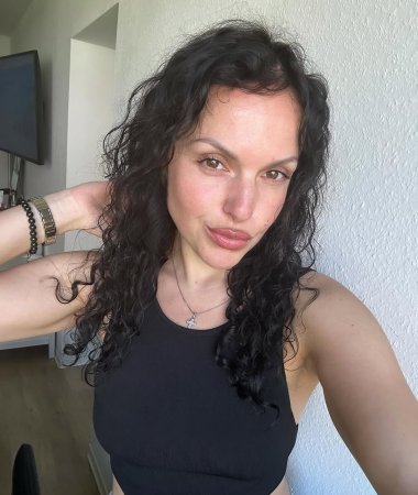 Svetlana, 42