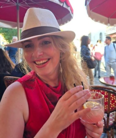 Svetlana, 48