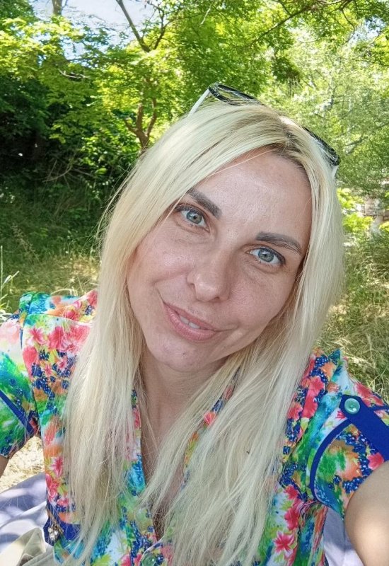 Yulia • 39 • Russia