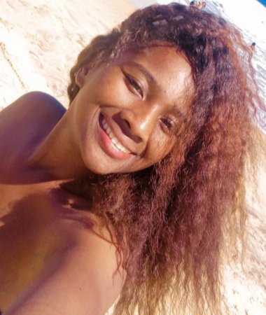Hélène , 26