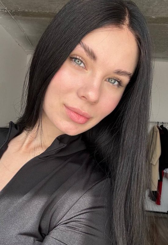 Lise • 21 • Ukraine