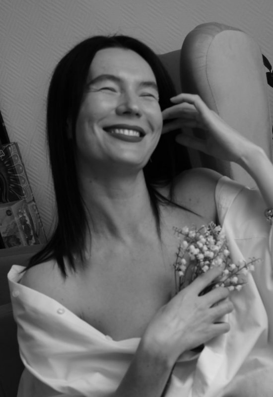 Olga • 43 • Russia