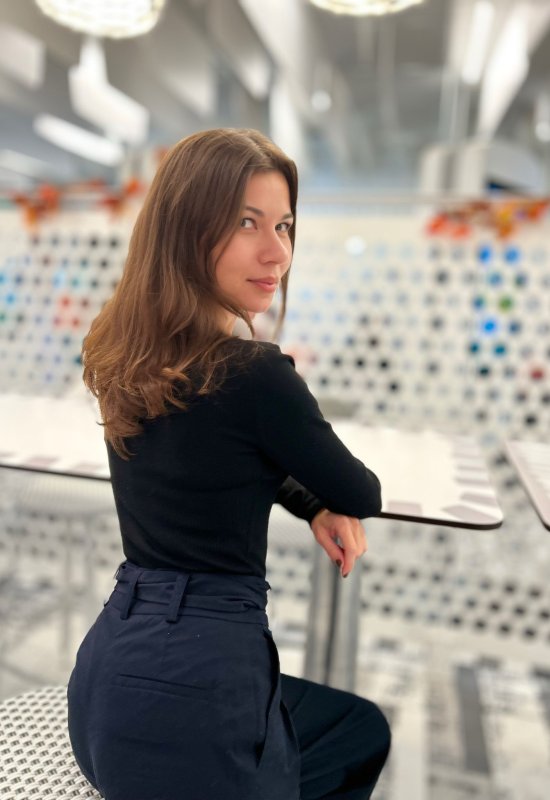 Olga • 40 • France