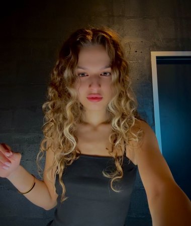 Lina, 21