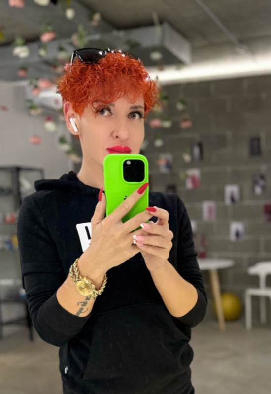 Alexandra • 40 • Russia