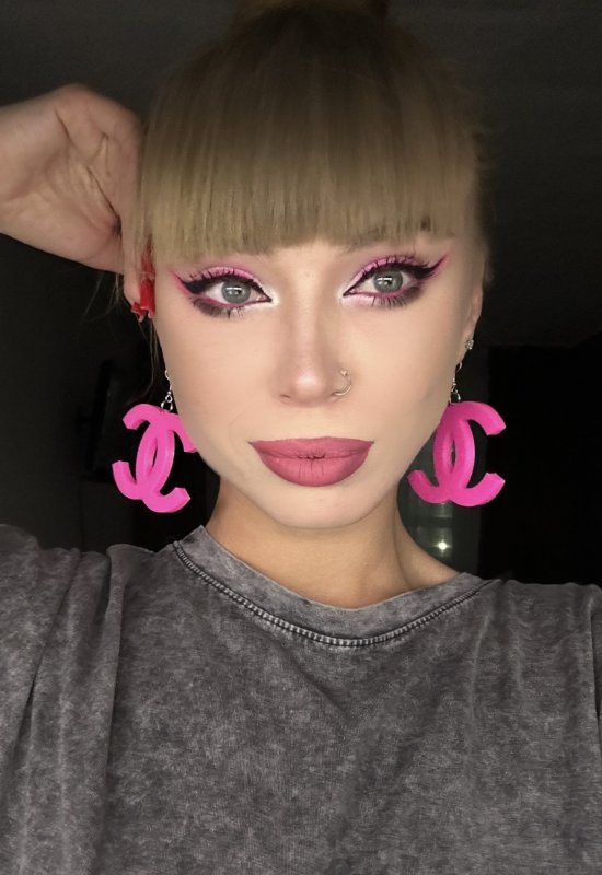 Alina • 27 • Russia