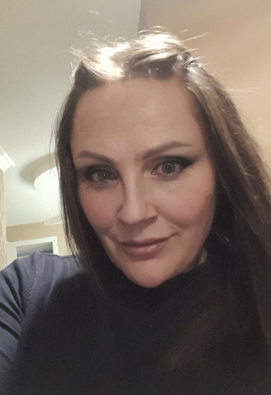 Yulia • 42 • France