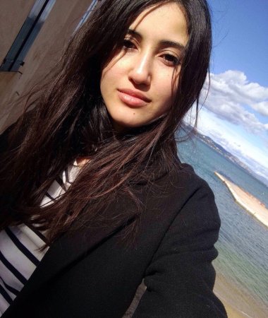 Anneta, 39