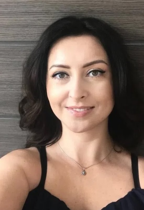 Mariana • 47 • France