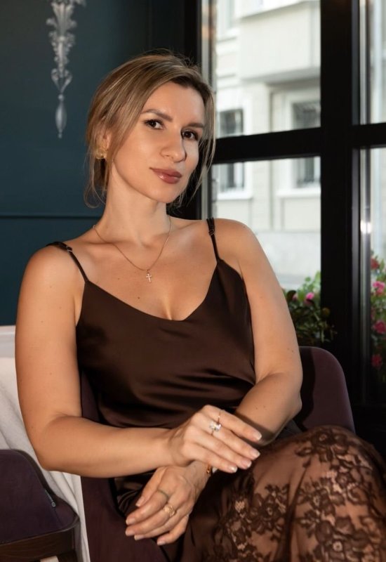Natali • 39 • France