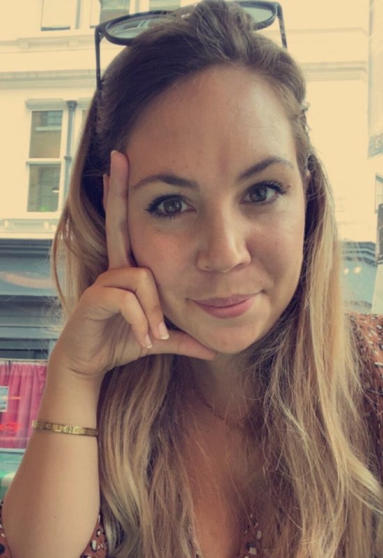 Lana • 33 • France