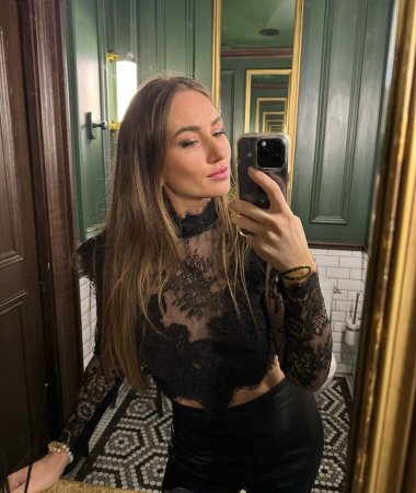 Vladylena, 38