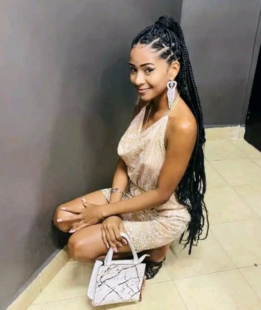 Mela, 27