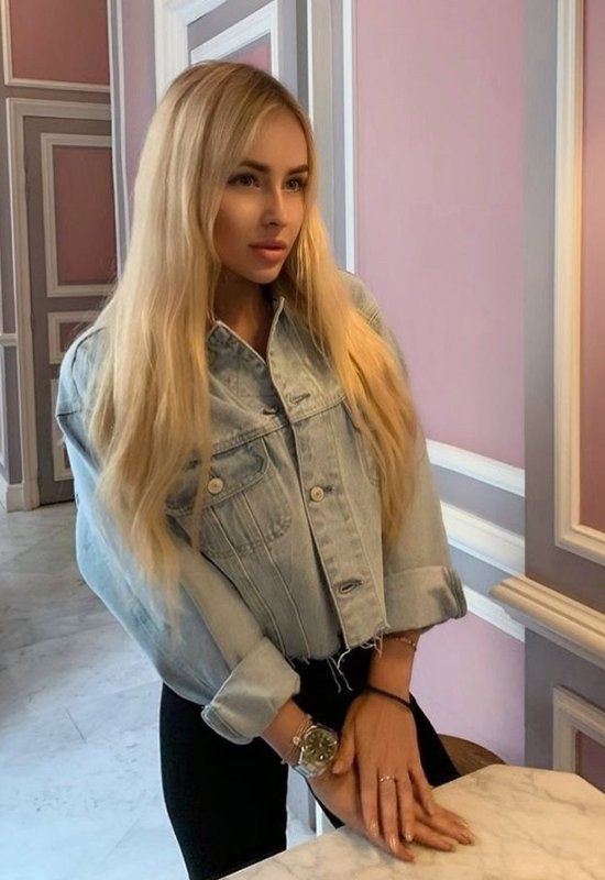 Nina • 29 • Germany