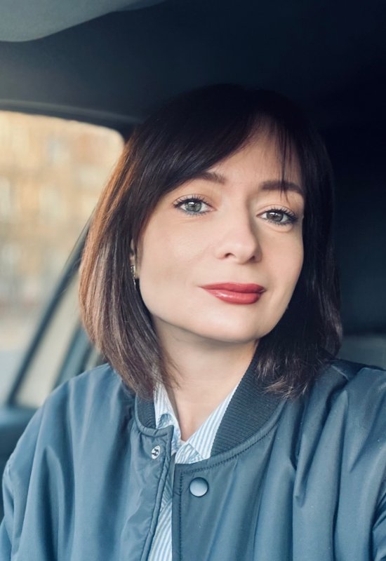 Anna • 32 • Russia