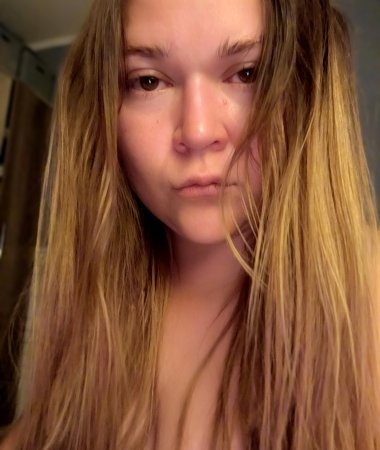 Lucya, 37