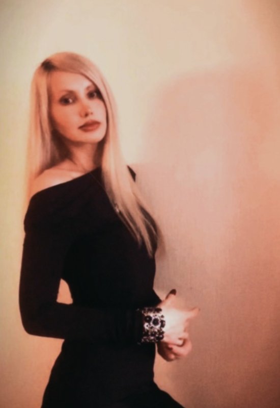 Lana • 39 • Russia