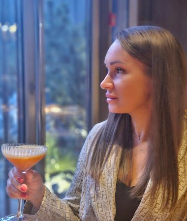 Oxana, 41