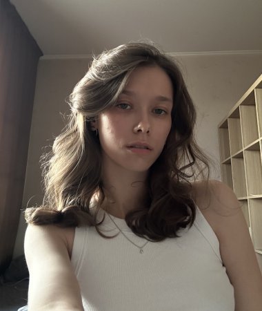 Ksenia, 22