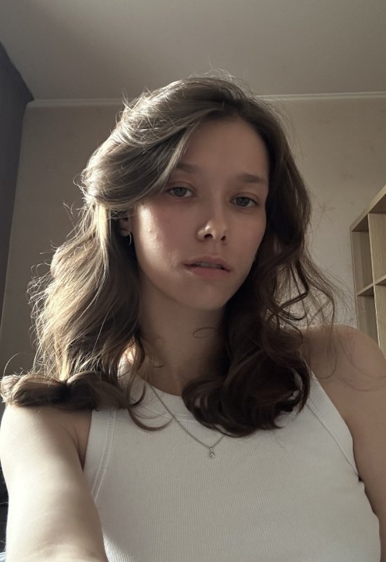 Ksenia • 22 • Russie