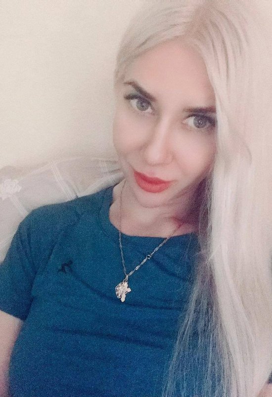 Yulia • 40 • Russia