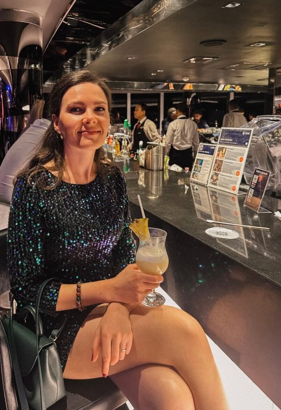 Lena • 33 • France