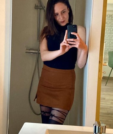 Lana, 34