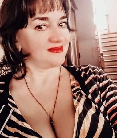 Lora , 49
