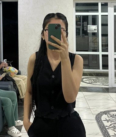 Asel, 20