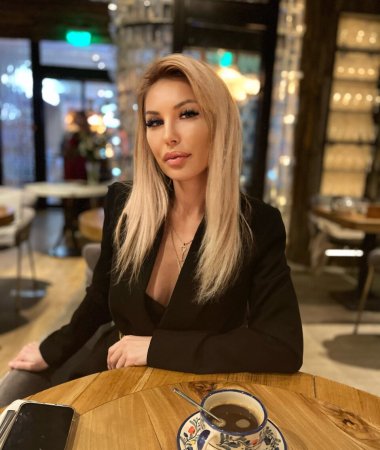 Elena, 42