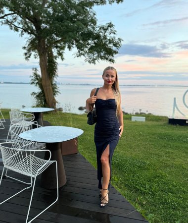 Julia, 39