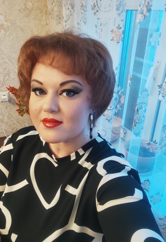 Lana • 46 • Russia