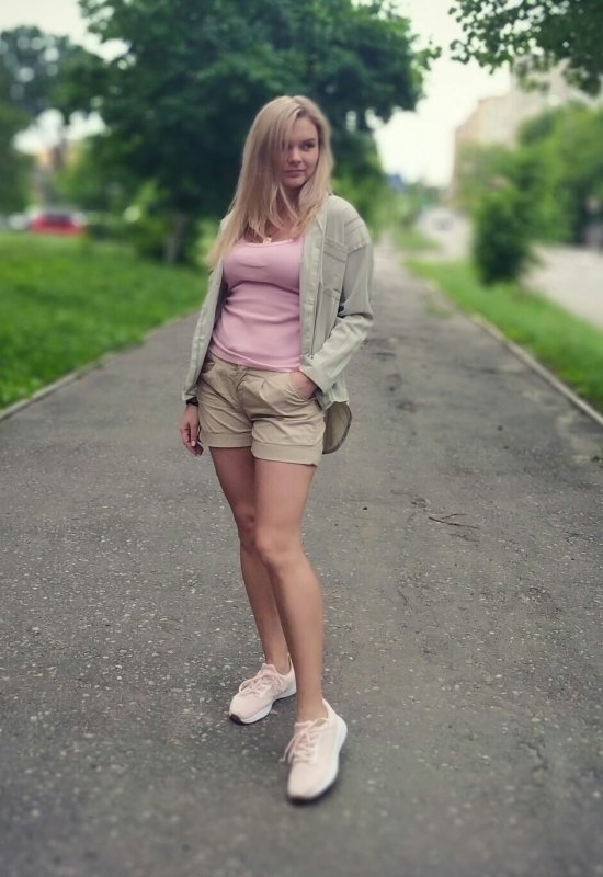 Anna • 36 • Russia