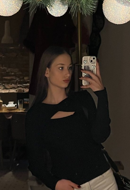 Anna • 26 • Ukraine