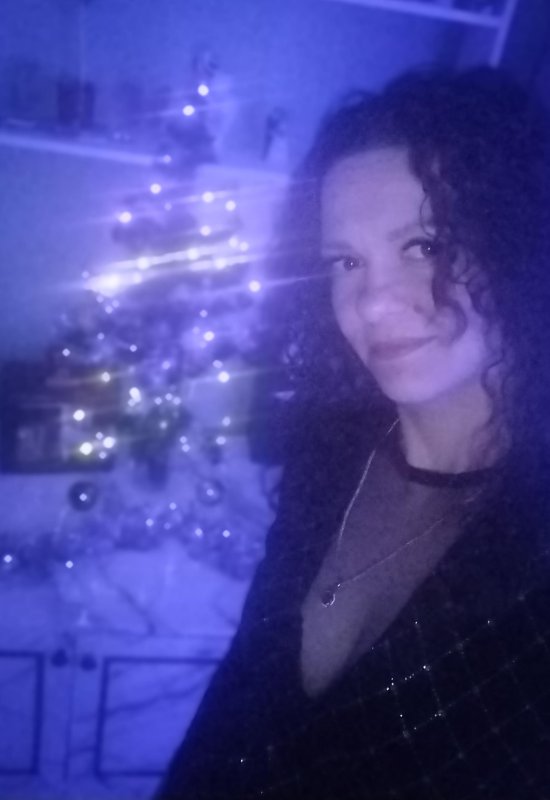 Anna • 39 • Росія