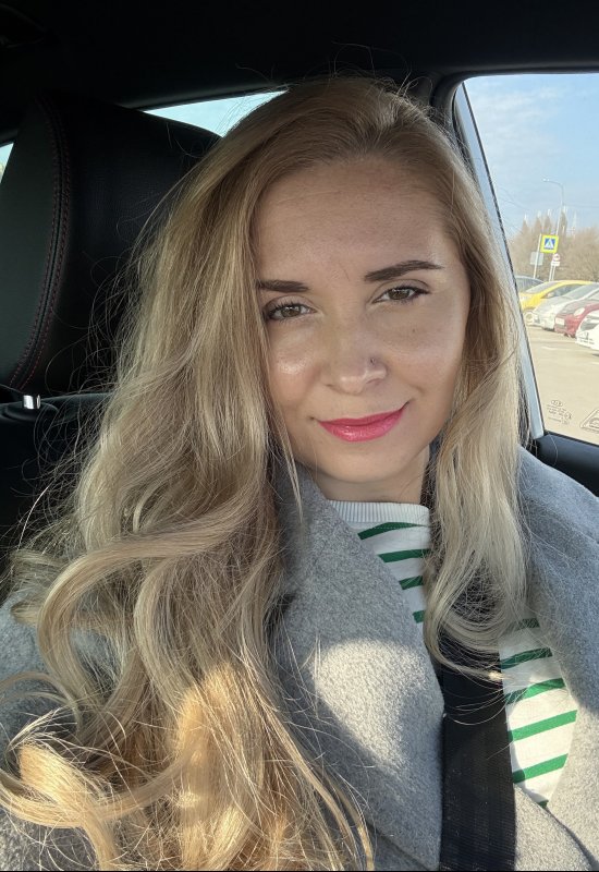 Daria • 36 • Russia