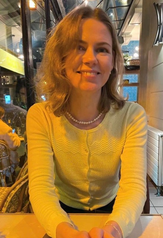 Nastya • 36 • France