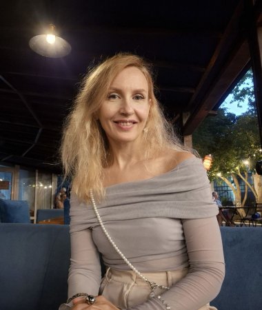 Elena, 51